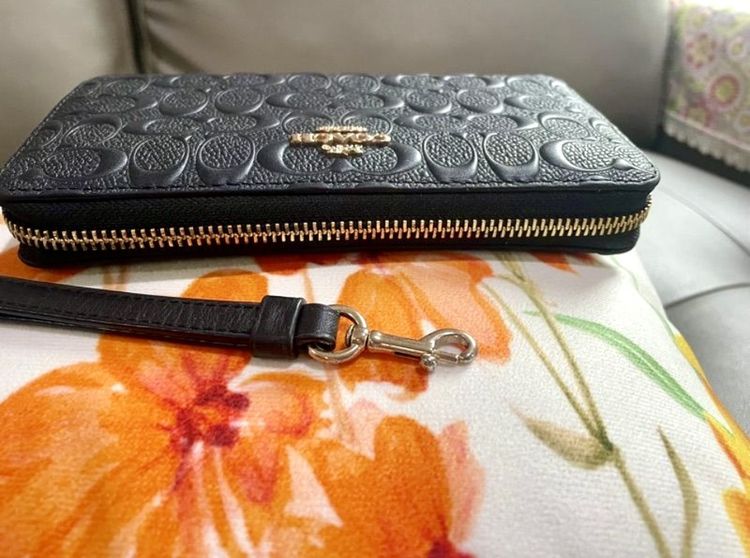 กระเป๋าสตางค์ Coach แท้  มีการ์ดและป้ายราคา  โค้ช แท้ รูปที่ 5