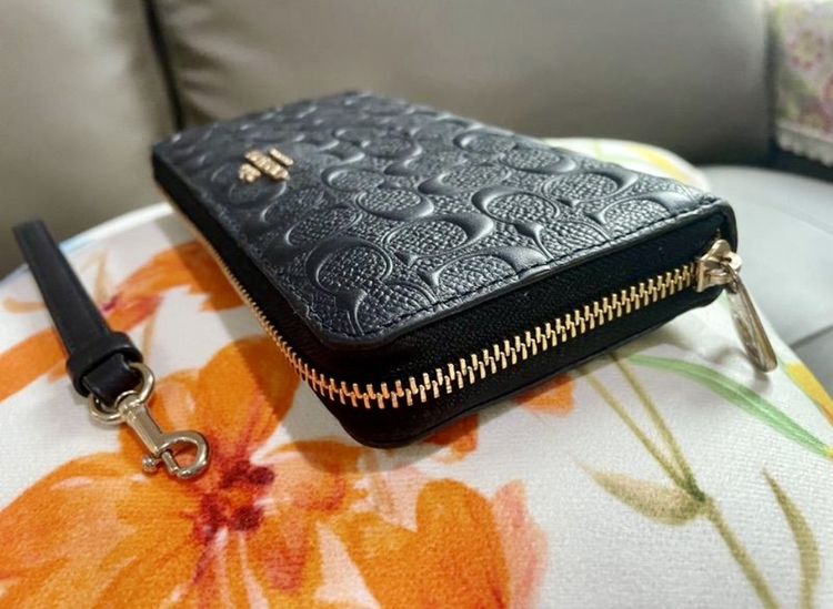 กระเป๋าสตางค์ Coach แท้  มีการ์ดและป้ายราคา  โค้ช แท้ รูปที่ 2