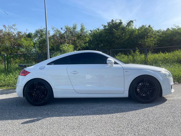 Audi Audi TT  2010 2.0 S Line Sedan เบนซิน ไม่ติดแก๊ส เกียร์อัตโนมัติ ขาว รูปที่ 3