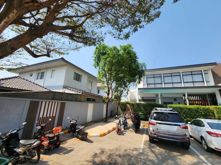  ขายบ้านเดี่ยวหลังใหญ่ หมู่บ้าน เทรนดี้ ธารา บางใหญ่ 