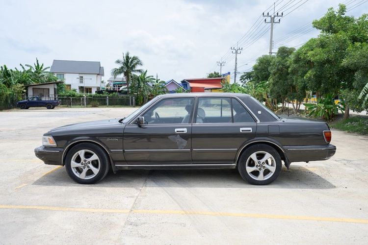 Toyota Crown 1990 2.8 Super Saloon Sedan เบนซิน ดำ รูปที่ 2