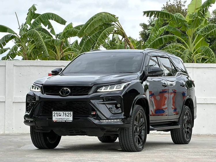 Toyota Fortuner 2022 2.8 GR Sport Black Top 4WD Utility-car ดีเซล ไม่ติดแก๊ส เกียร์อัตโนมัติ ดำ รูปที่ 3