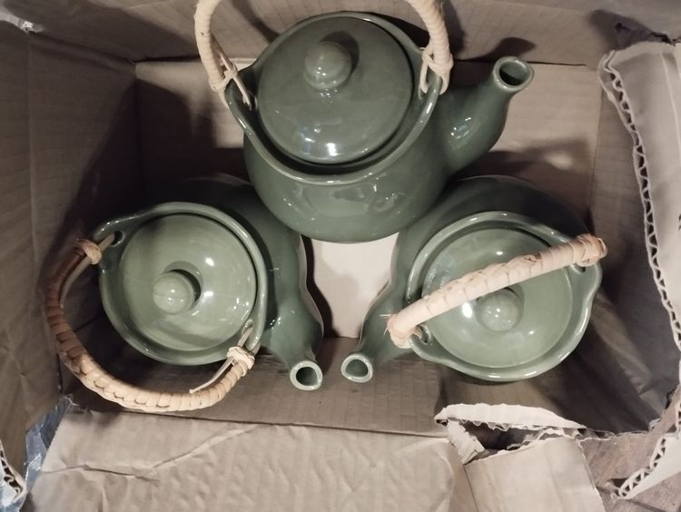 Ceramic teapot set