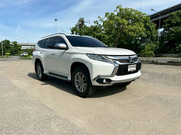 Mitsubishi Pajero Sport 2016 2.4 GT Utility-car ดีเซล ไม่ติดแก๊ส เกียร์อัตโนมัติ ขาว รูปที่ 2