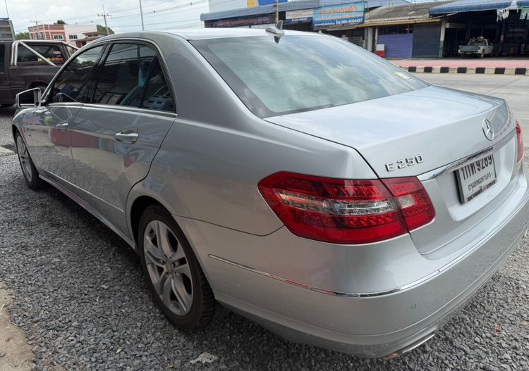 Mercedes-Benz E-Class 2012 E250 CGI Sedan เบนซิน เกียร์อัตโนมัติ บรอนซ์เงิน รูปที่ 4