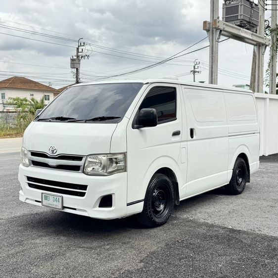 Toyota Hiace 2012 2.5 GL Van ดีเซล ไม่ติดแก๊ส เกียร์ธรรมดา ขาว