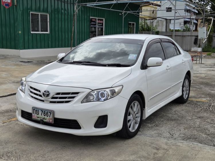 รถ Toyota Altis 1.6 E สี ขาว