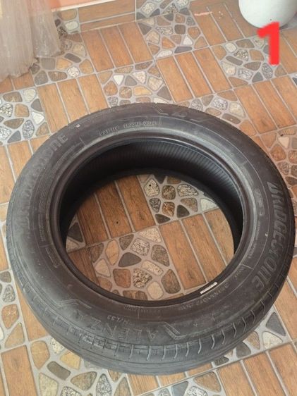 215 ยางรถยนต์ Bridgestone HL33 มือสอง 4 เส้น 999 บาท