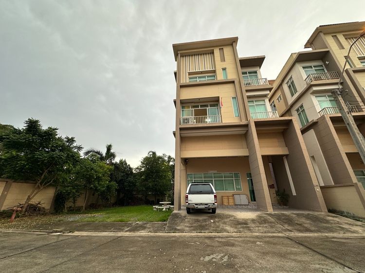 🏢 ขายโฮมออฟฟิศ 3.5 ชั้น หลังใหญ่ พร้อมใช้ 📍 โครงการปรีชา ราม 3 ถนนราษฎร์พัฒนา