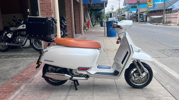 Lambretta G350 จดปี 25 ไมล์ 6733 km.