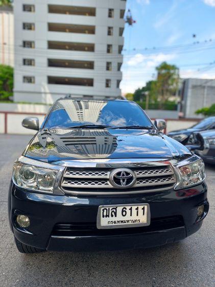 รถ Toyota Fortuner 2.7 V สี ดำ