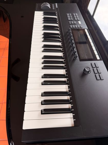Native Instruments Komplete Kontrol S49 MK2 สภาพดีมาก พร้อมกล่องเดิม รูปที่ 2