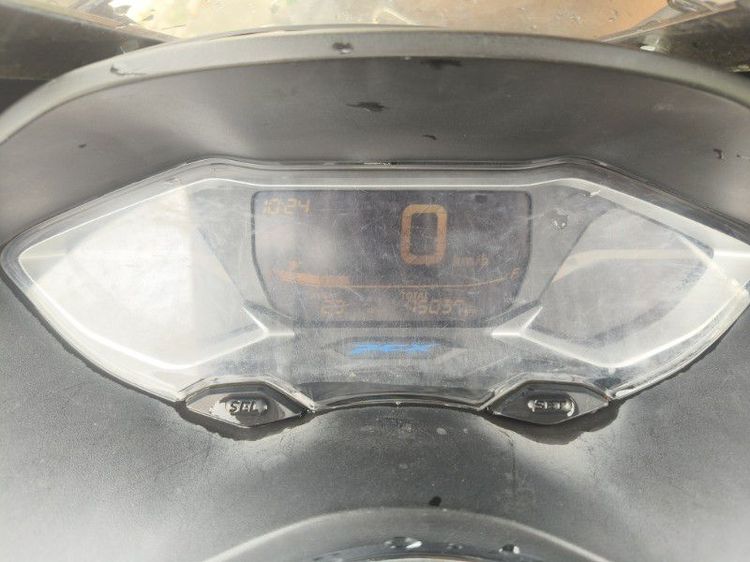 PCX 160 ปี 2022 ครับเครื่องเดิมเดิมทุกอย่างน๊อตเครื่องไม่เคยขยับไม่เคยแกะครับชุดสีตามสภาพเลยต่อภาษีพรบให้แล้วครับเล่มเอกสารพร้อมโอนเจ้าของมือเดียว รูปที่ 5