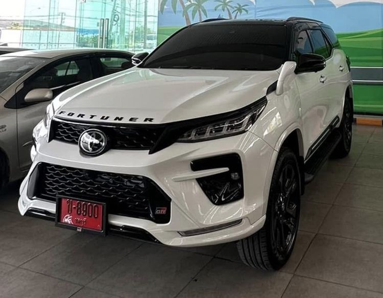 Toyota Fortuner 2023 2.8 GR Sport Black Top 4WD Utility-car ดีเซล ไม่ติดแก๊ส เกียร์อัตโนมัติ ขาว