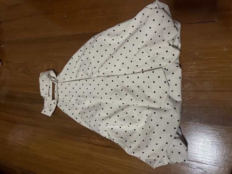 เสื้อ เปิดหลัง ลายโพกาดอท ทรงบอลลูน
