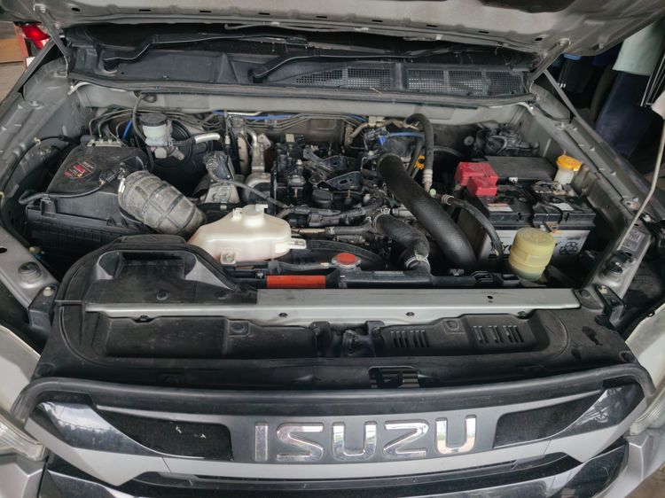 Isuzu D-MAX 2022 3.0 LS Ddi i-TEQ 4WD Pickup ดีเซล ไม่ติดแก๊ส เกียร์ธรรมดา เทา รูปที่ 4