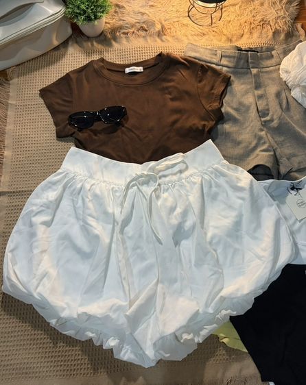เสื้อผ้ามือสอง