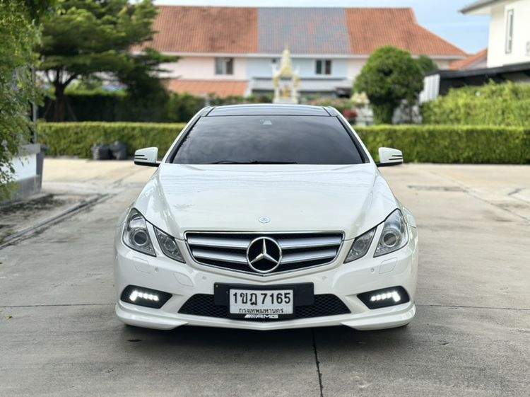Mercedes-Benz E-Class 2012 E200 CGI Sedan เบนซิน เกียร์อัตโนมัติ ขาว รูปที่ 2