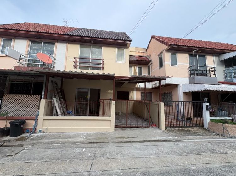 ขายบ้าน หมู่บ้านภัทราวรรณ ติดถนนชัยพฤกษ ปากซอยกรมที่ดินบางบัวทองได้์ บ้านสวยรีโนเวทแล้ว