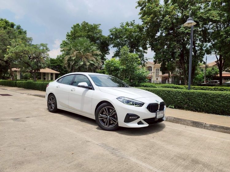 รถ BMW Series 2 220i สี ขาว