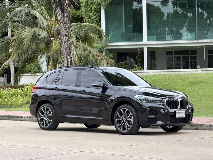 รถ BMW X1 2.0 sDrive20d M Sport สี ดำ