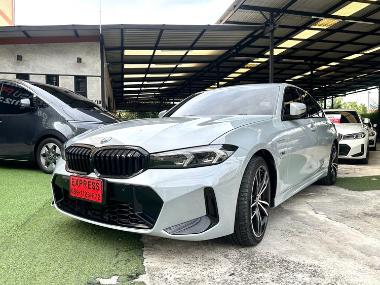 BMW Series 3 2024 330e Sedan ปลั๊กอินไฮบริด (PHEV) ไม่ติดแก๊ส เกียร์อัตโนมัติ เทา