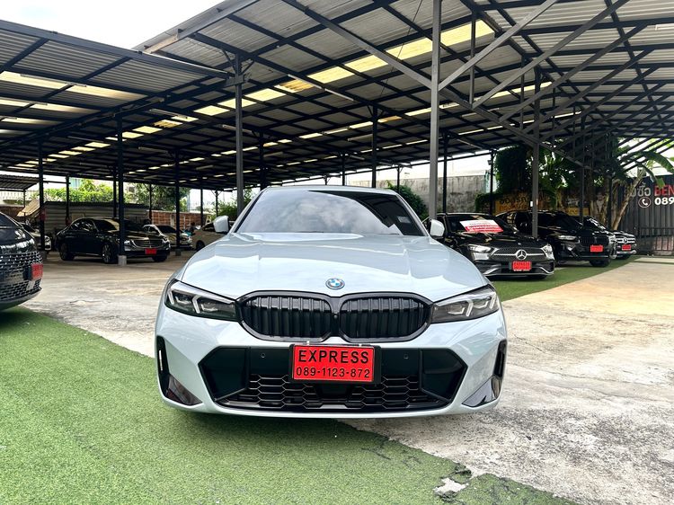 BMW Series 3 2024 330e Sedan ปลั๊กอินไฮบริด (PHEV) ไม่ติดแก๊ส เกียร์อัตโนมัติ เทา รูปที่ 2