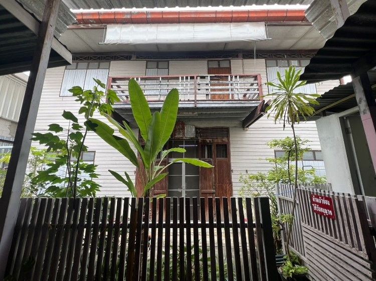ขายบ้านไม้โบราณ 2 ชั้นพร้อมที่ดินบนเนื้อที่ 120 ตรว.