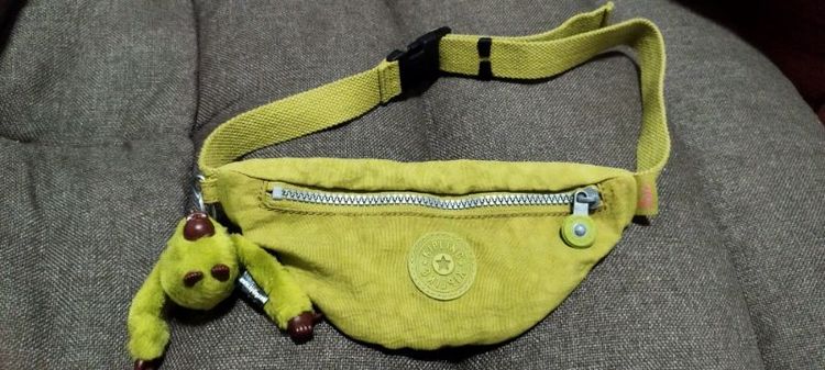 kipling กระเป๋าคาดเอวเเละอกถือไปไม่กี่ครั้ง