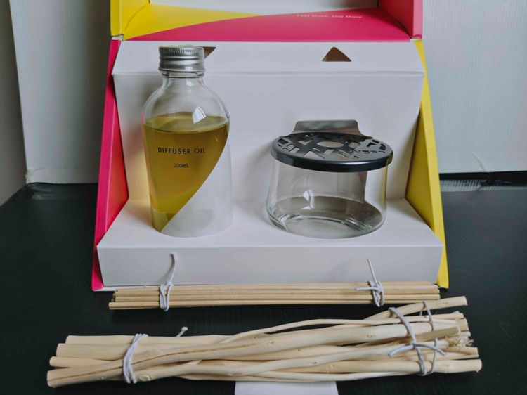 อื่นๆ ชุดก้านไม้หอม Yugen กลิ่น Inspire ของแท้ ขนาด 200ml. Reed Diffuser สภาพเหมือนใหม่ ยังไม่ได้ใช้