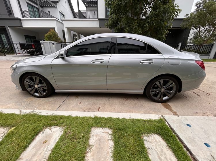 Mercedes-Benz CLA-Class 2016 CLA200 Sedan เบนซิน เกียร์อัตโนมัติ บรอนซ์เงิน รูปที่ 4
