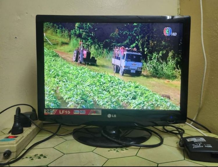 จอทีวี lg 22" ภาพสวยคมชัด สภาพดี พร้อมกล่องดิจิตอลและรีโมท