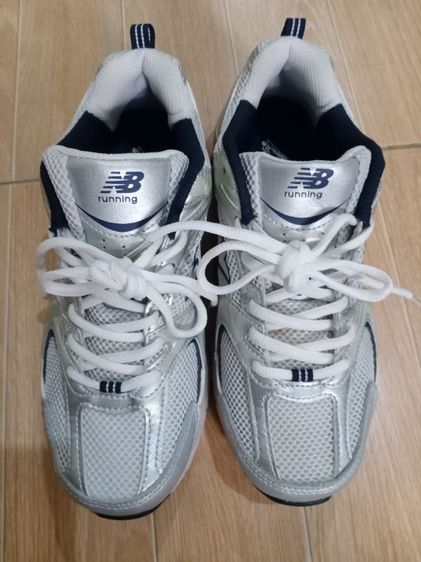 รองเท้าวิ่ง รองเท้า New balance 530 สีเงิน มือสอง ใหม่ สวย