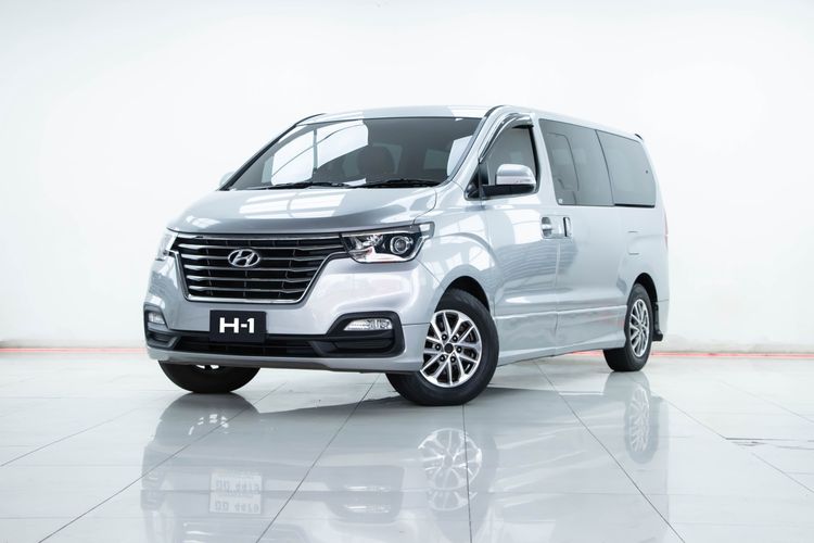 Hyundai H-1  2019 2.5 Elite Utility-car ดีเซล ไม่ติดแก๊ส เกียร์อัตโนมัติ เทา