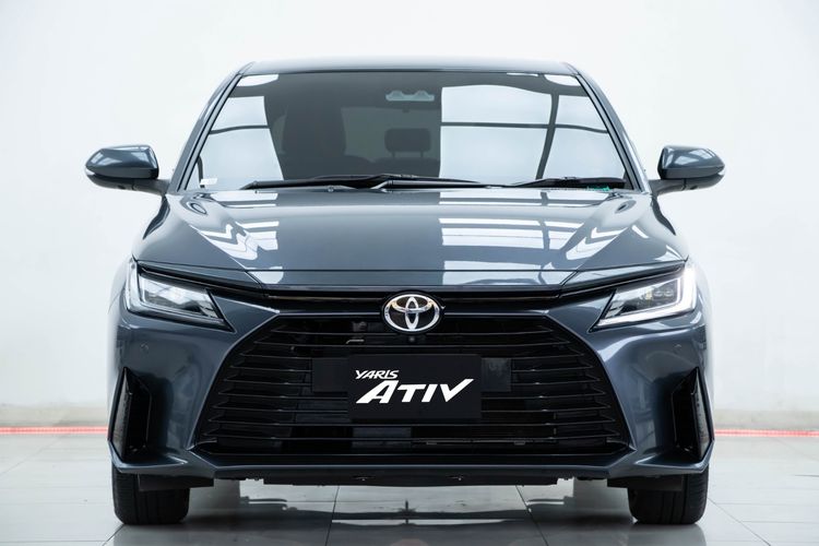Toyota Yaris ATIV 2025 1.2 Premium Luxury Sedan เบนซิน ไม่ติดแก๊ส เกียร์อัตโนมัติ เทา รูปที่ 4