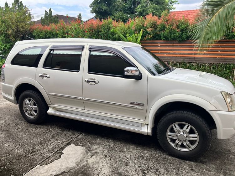 รถ Isuzu MU-7 3.0 Primo Platinum สี ขาว