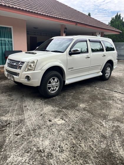 Isuzu MU-7 2009 3.0 Primo Platinum ดีเซล เกียร์ธรรมดา ขาว รูปที่ 2
