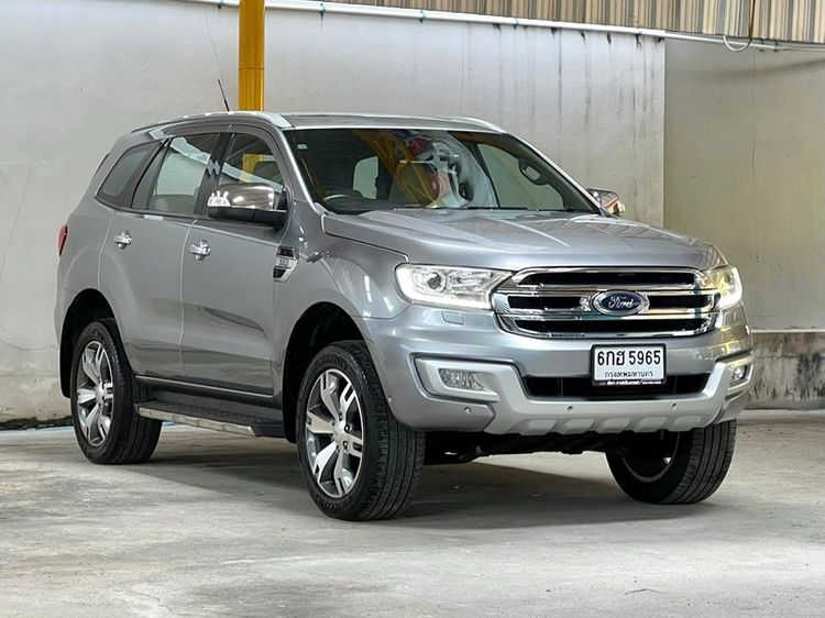 รถ Ford Everest 3.2 Titanium Plus 4WD สี เทา