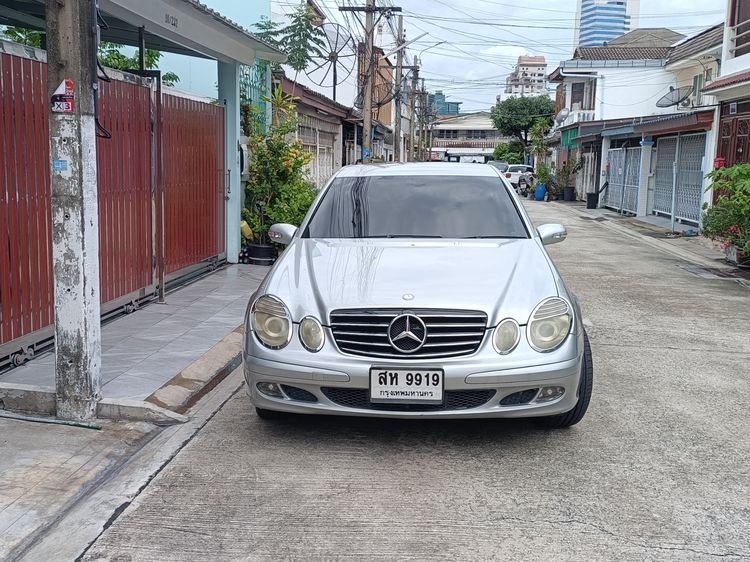 รถ Mercedes-Benz E-Class E220 CDI สี บรอนซ์เงิน
