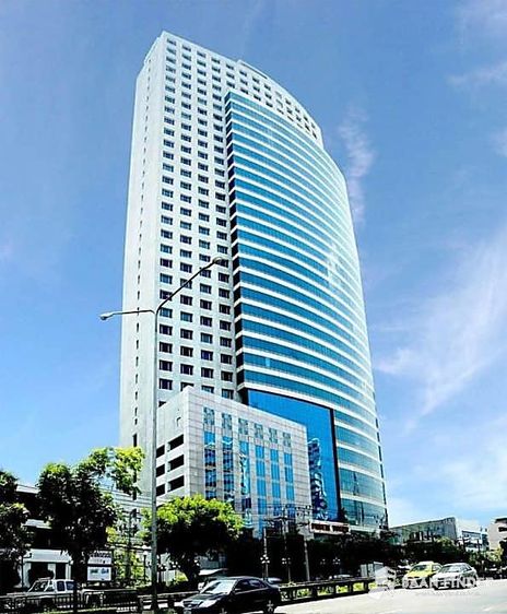 ให้เช่าสำนักงาน อาคารฟอรั่มทาวเวอร์ ชั้น 36  572 ตร.ม. ทั้งชั้นมีเพียง 1 Office ทำเลดี ใกล้ MRT ห้วยขวาง 500 ม.