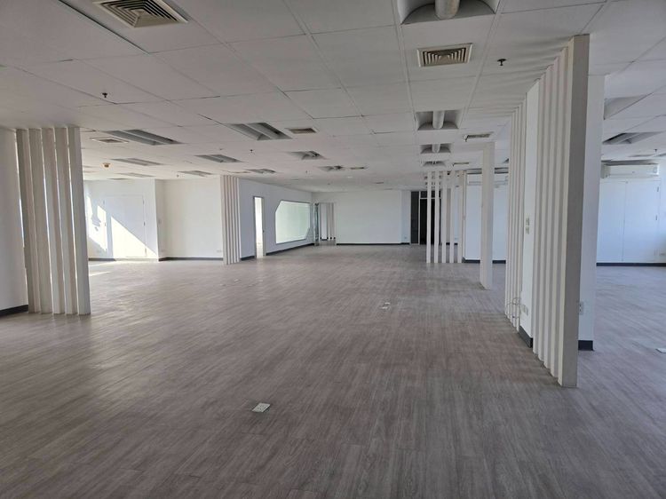 ให้เช่าสำนักงาน อาคารฟอรั่มทาวเวอร์ ชั้น 36  572 ตร.ม. ทั้งชั้นมีเพียง 1 Office ทำเลดี ใกล้ MRT ห้วยขวาง 500 ม. รูปที่ 4