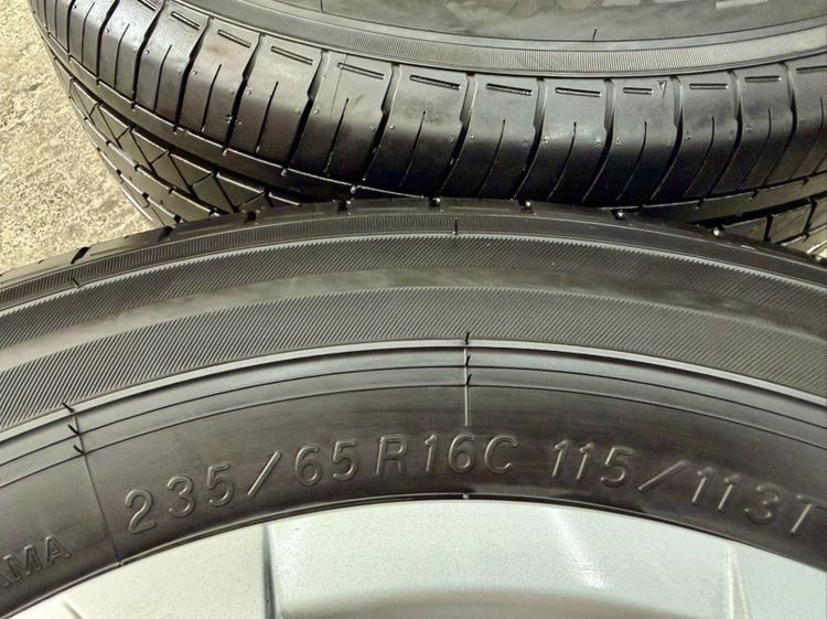 ยางถอดป้ายแดงขอบ 16” ยี่ห้อ YOKOHAMA รุ่น BLUEARTH VAN ขนาด 235-65R16 ปลายปี 25 พื้นปี 26 ตุ่มหน้ายางยังอยู่ครบ รูปที่ 4