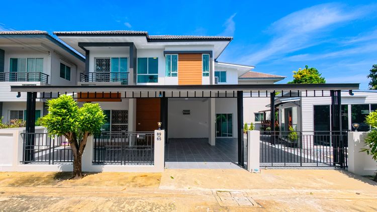 มีบางส่วน ขายบ้านเดี่ยว เต็มสิริ พรีว่า ประชาสำราญ ลำลูกกา หนองจอก 5นอน 3น้ำ หลังใหญ่ เนื้อที่กว้าง รีโนเวทพร้อมอยู่ 