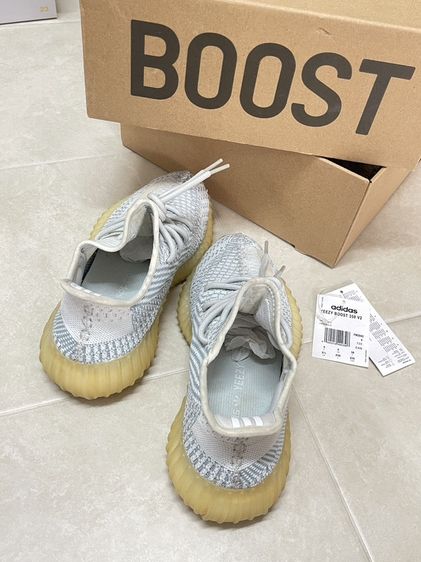Adidas Yeezy Boost 350 V2 รูปที่ 2
