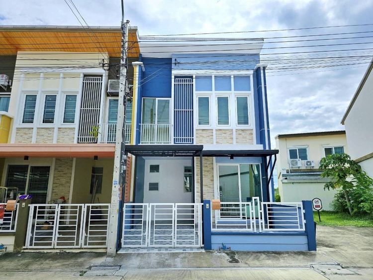 ใกล้BTSศรีนครินทร์ หลังมุม2.65ล้านผ่อน 9,500 บาท โกลเด้นทาวน์ ศรีนครินทร์