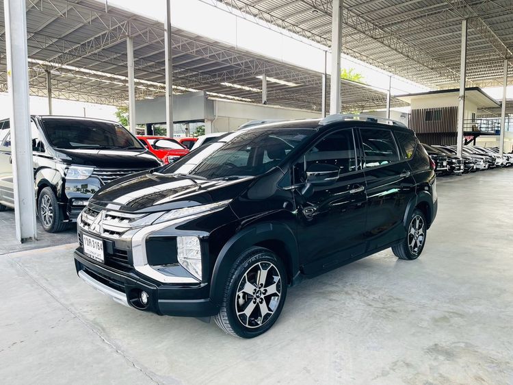 รถ Mitsubishi Xpander Cross 1.5 สี ดำ