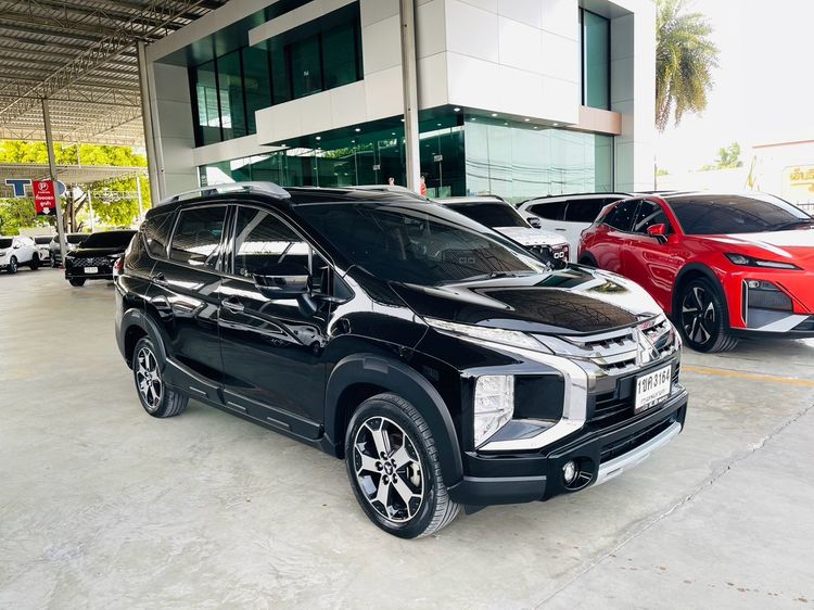 Mitsubishi Xpander Cross 2020 1.5 Sedan เบนซิน ไม่ติดแก๊ส เกียร์อัตโนมัติ ดำ รูปที่ 2