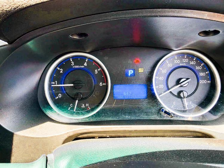 Toyota Hilux Revo 2018 2.4 E Pickup ดีเซล เกียร์อัตโนมัติ บรอนซ์เงิน รูปที่ 3