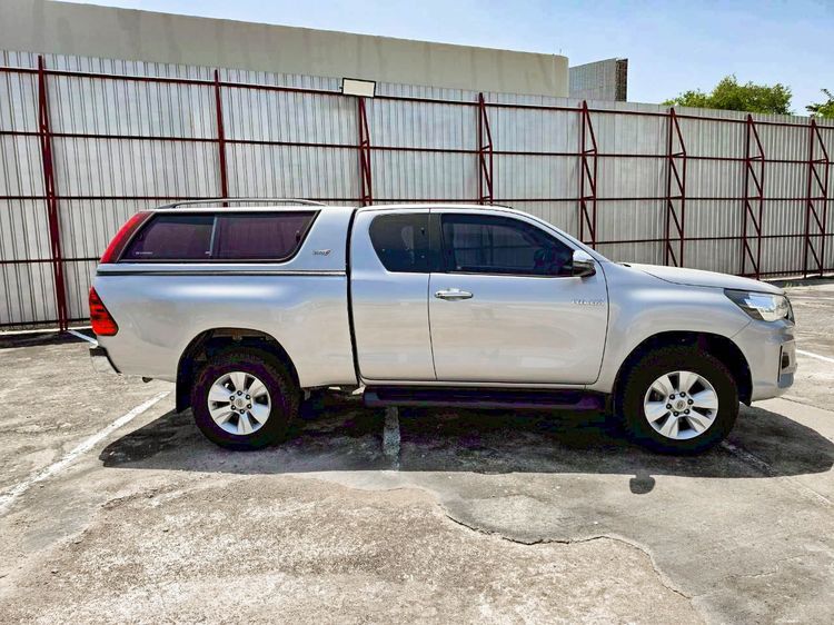 Toyota Hilux Revo 2018 2.4 E Pickup ดีเซล เกียร์อัตโนมัติ บรอนซ์เงิน รูปที่ 2
