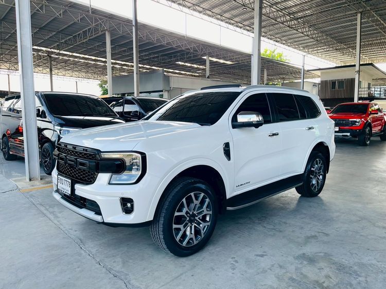 รถ Ford Everest 2.0 Bi-Turbo Titanium+ สี ขาว